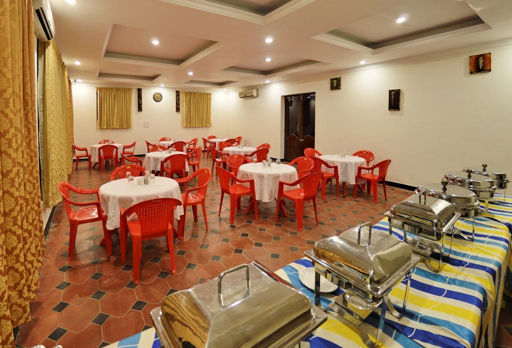 Royal Club Hotel Chennai Exterior photo